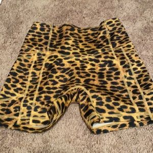 Effortless heart booty shorts